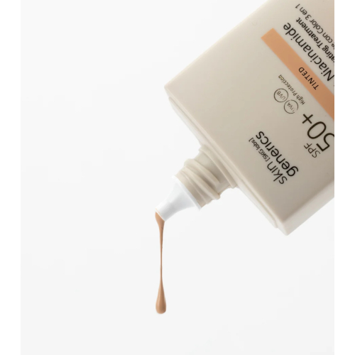 Skin Generics - Tratamiento hidratante con color SPF50+