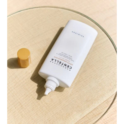 SKIN1004 - Protector solar con Centella Asiática de Madagascar SPF50+ PA++++ Air-Fit