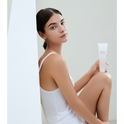 SKIN1004 - *Tone Brightening* - Espuma limpiadora con Centella Asiática de Madagascar