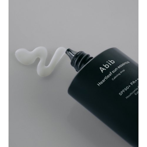 Abib - Protector solar facial en formato esencia Heartleaf Sun