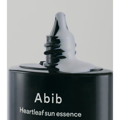 Abib - Protector solar facial en formato esencia Heartleaf Sun