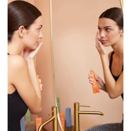 Valquer - *Skin Essentials* - Crema facial iluminadora C-Glow