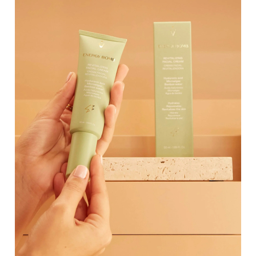 Valquer - *Skin Essentials* - Crema facial revitalizadora Energy Bomb