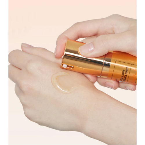 VT Cosmetics - Sérum con microagujas Vita-Light Reedle Shot - 100