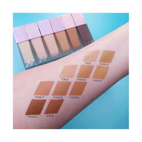 XX Revolution - Base de maquillaje Glow Skin Fauxxdation - FX18