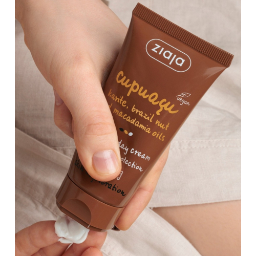 Ziaja - Crema facial autobronceadora de día SPF10 Cupuaçu